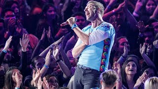 Coldplay  Chester Tribute Sings quotCrawlingquot LIVE [upl. by Harte]